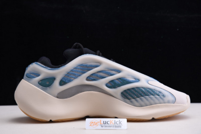 Y**zy 700 v3 kyanite gy0260