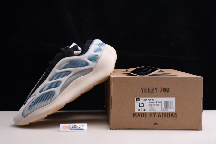 Y**zy 700 v3 kyanite gy0260