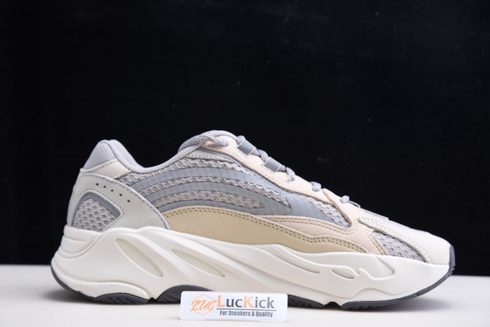 Y**zy boost 700 v2 cream gy7924
