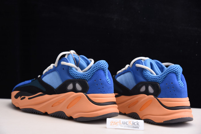 Y**zy boost 700 “bright blue” gz0541