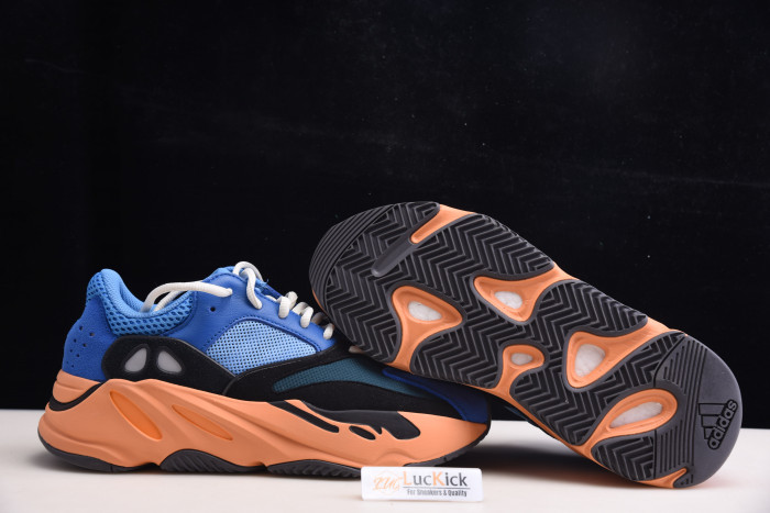 Y**zy boost 700 “bright blue” gz0541