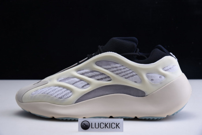 Y**zy 700 v3 azael fw4980