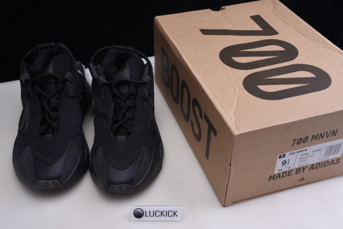 Y**zy boost 700 mnvn  black fv4440