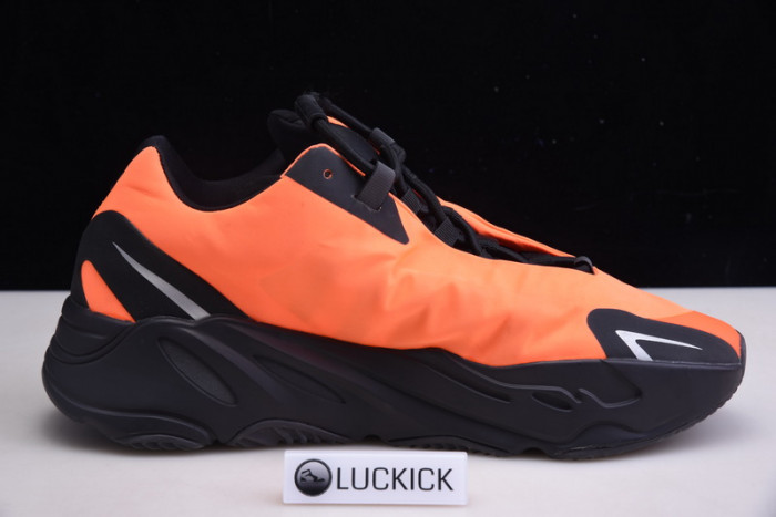 Y**zy boost 700 mnvn orange fv3258