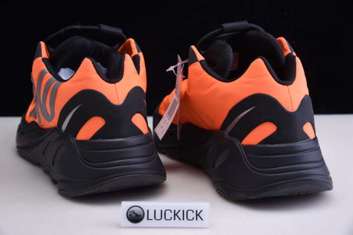 Y**zy boost 700 mnvn orange fv3258