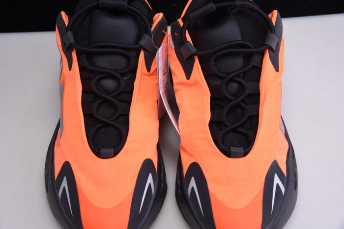 Y**zy boost 700 mnvn orange fv3258