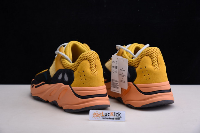 Y**zy 700 "sun" gz6984