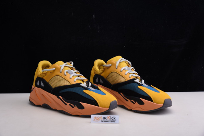 Y**zy 700 "sun" gz6984
