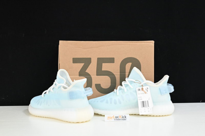 Y**zy boost 350 v2 mono ice gw2869