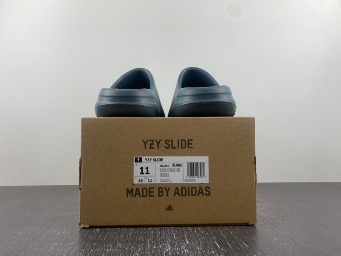 Y**zy slide  id2349