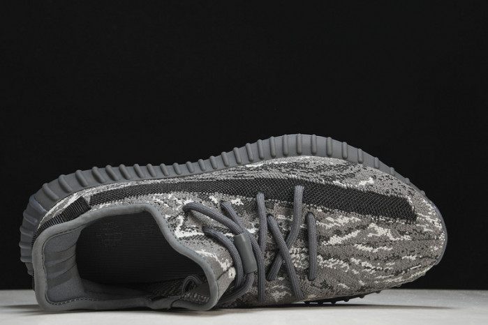 Y**zy boost 350 id4811