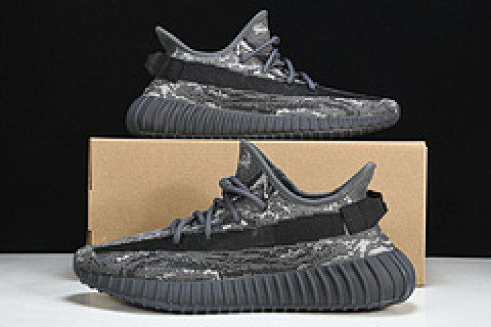 Y**zy boost 350 id4811