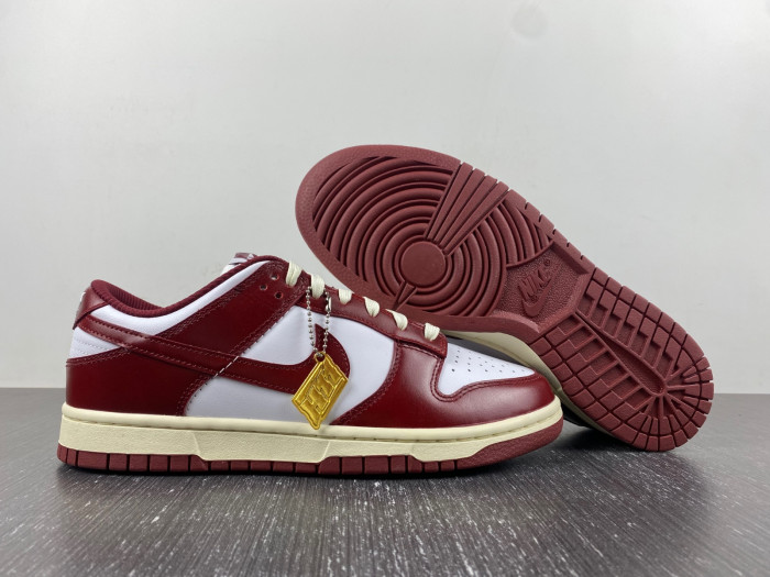 dunk low prm “team red”   j4555-100