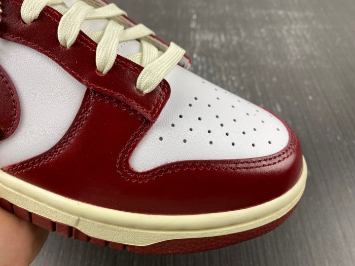 dunk low prm “team red”   j4555-100