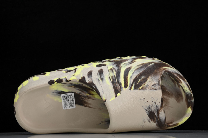 Y**zy slide  fz5899