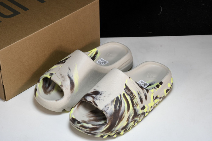 Y**zy slide  fz5899