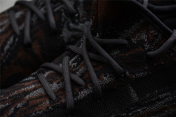 Y**zy boost 350 v2 black rock gw3774