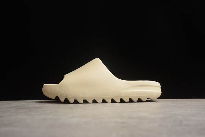 Y**zy slide  ''bone'' fz589