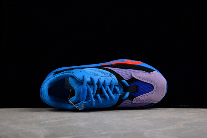 Y**zy boost  700"hi-res blue" hp6674