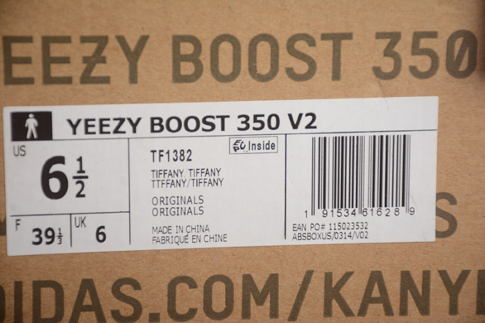 Y**zy boost 350 v2  tf1382