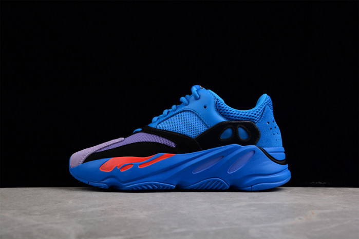 Y**zy boost  700"hi-res blue" hp6674
