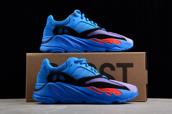 Y**zy boost  700"hi-res blue" hp6674