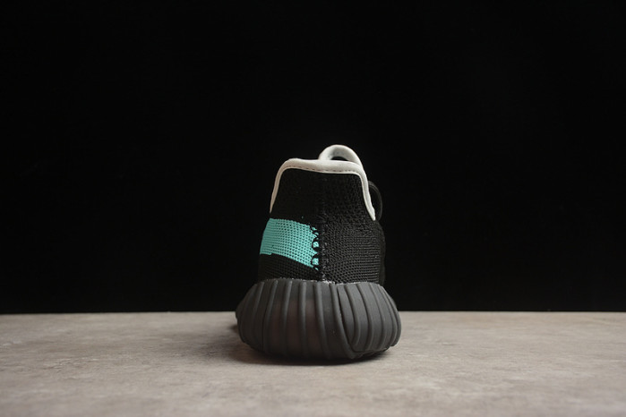 Y**zy boost 350 v2  tf1382