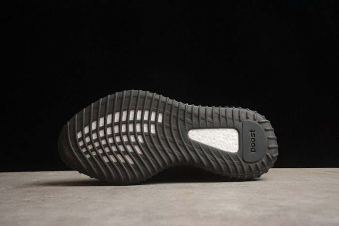 Y**zy boost 350 v2  tf1382