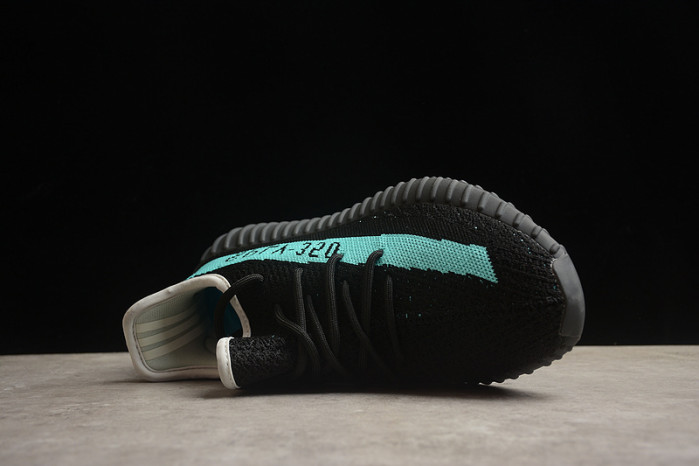 Y**zy boost 350 v2  tf1382