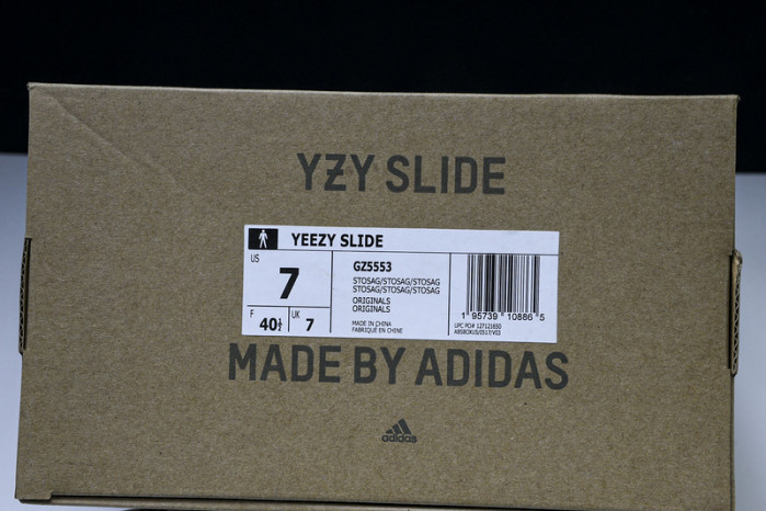 Y**zy slide  