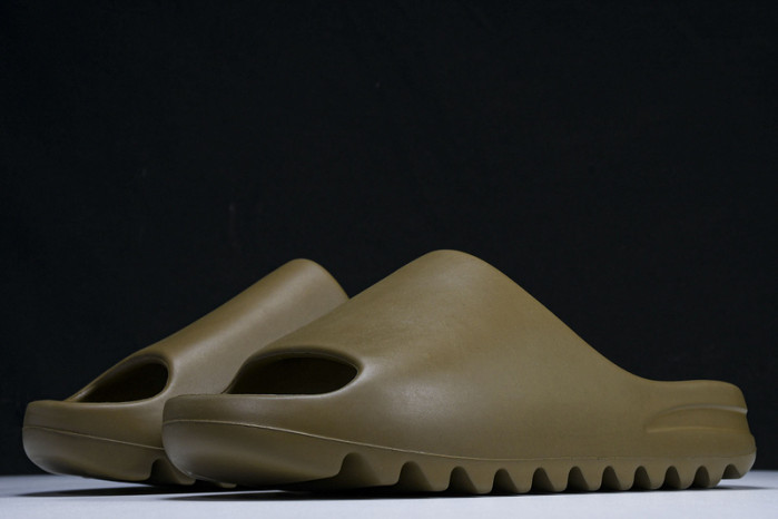 Y**zy slides 