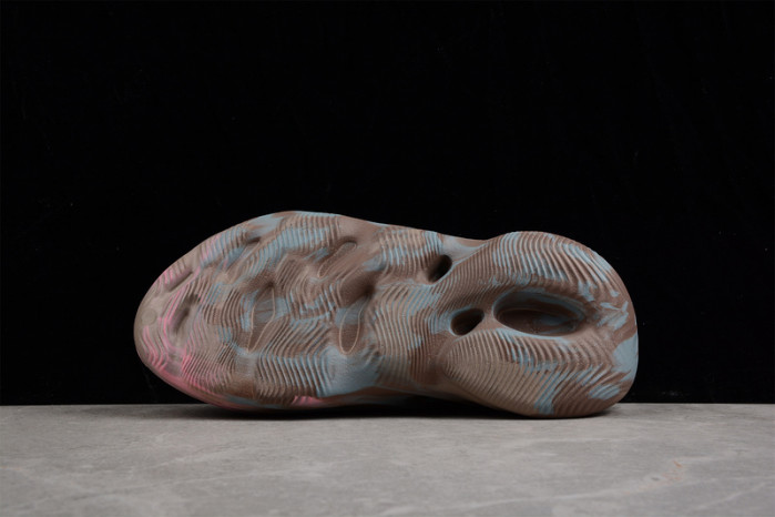 Y**zy foam runner  gy3969