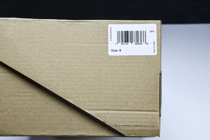 Y**zy foam runner gv7903