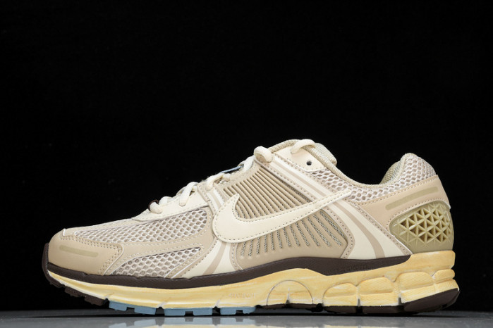 nike air zoom vomero 5   fb8825-111
