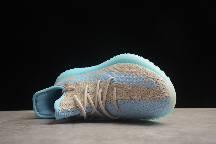 Y**zy boost 350 v2  xr9655