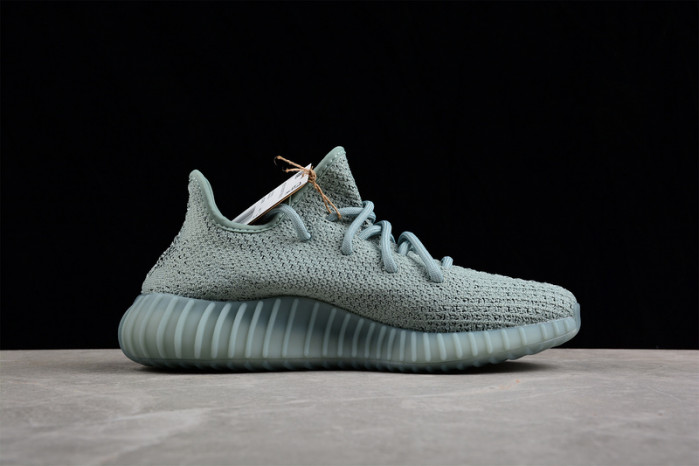 Y**zy boost 350 v2   hq2060
