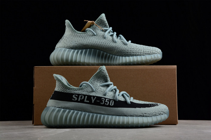 Y**zy boost 350 v2   hq2060