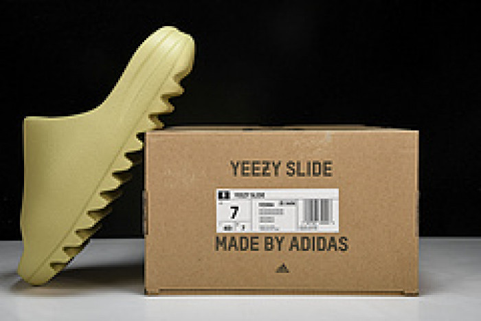 Y**zy slide  fz5904