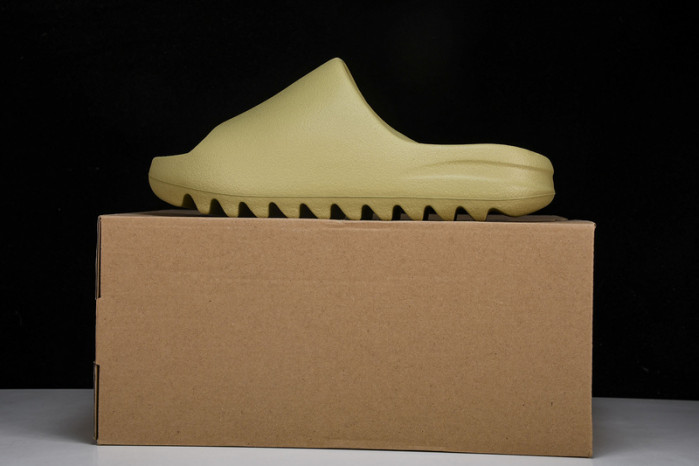 Y**zy slide  fz5904