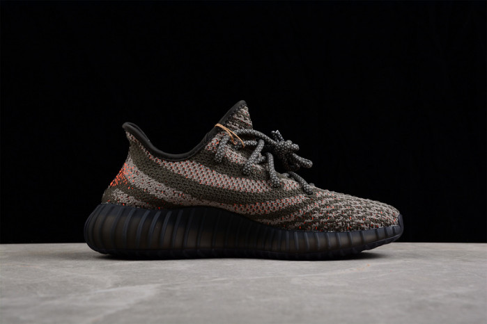 Y**zy boost 350 v2  hq7045