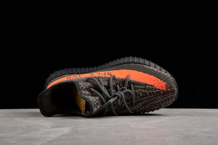 Y**zy boost 350 v2  hq7045