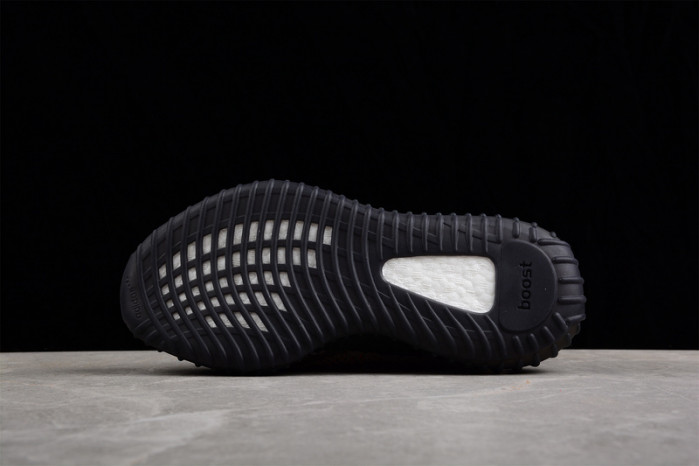 Y**zy boost 350 v2  hq7045